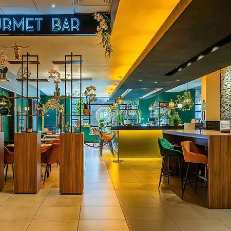 Novotel Centre Hotel 4*
